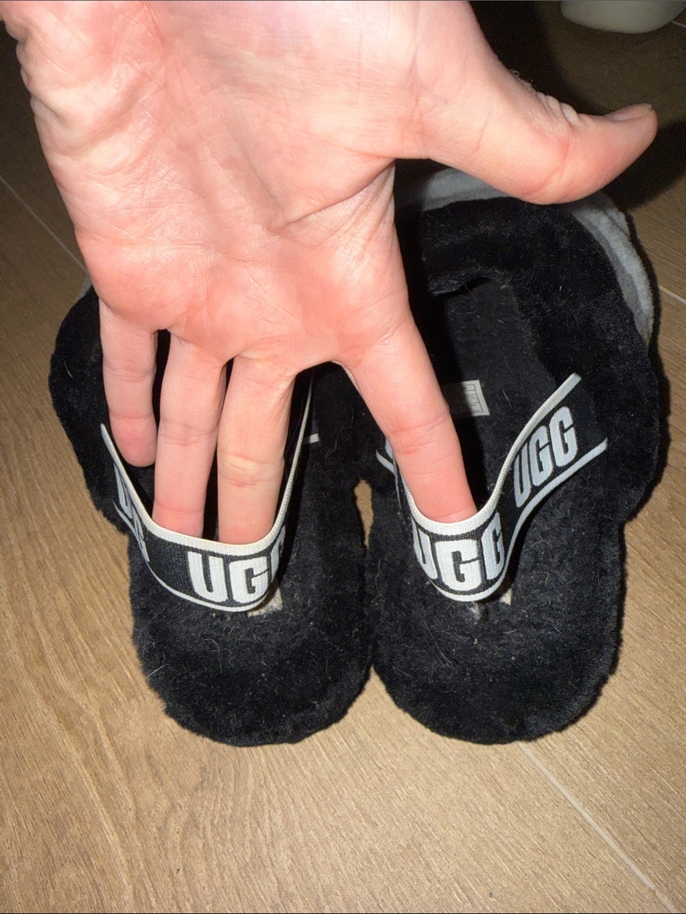 UGG Fluff Yeah Slide with Ombre Fur Straps in Black, Gray, Light Gray, Cream - Picture 4 of 4